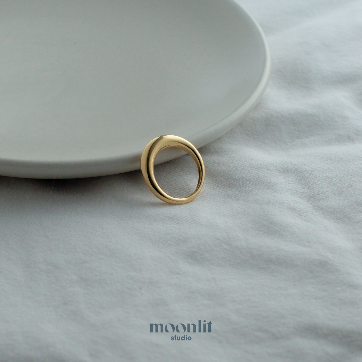 thin volume gold ring